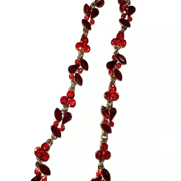 Absolutely GORGEOUS!!Elegant Red Gemstone Earrings - Polished Gold-Tone Setting” - Picture 8 of 14